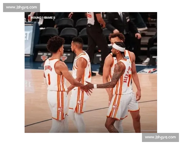 亚特兰大老鹰鏖战洛杉矶湖人,东西部对决引爆全场激情